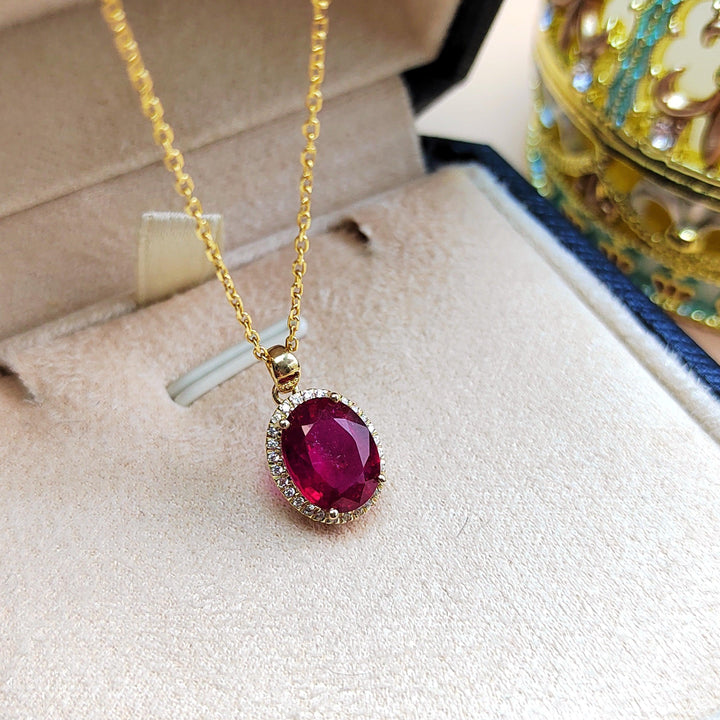 Burma Ruby and 18kt Yellow Gold Pendant