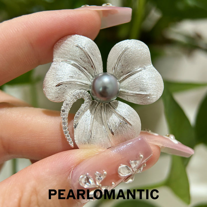 [Designer’s Choice] Lucky Bloom 9mm 5A Platinum Gray Pearl Clover Brooch