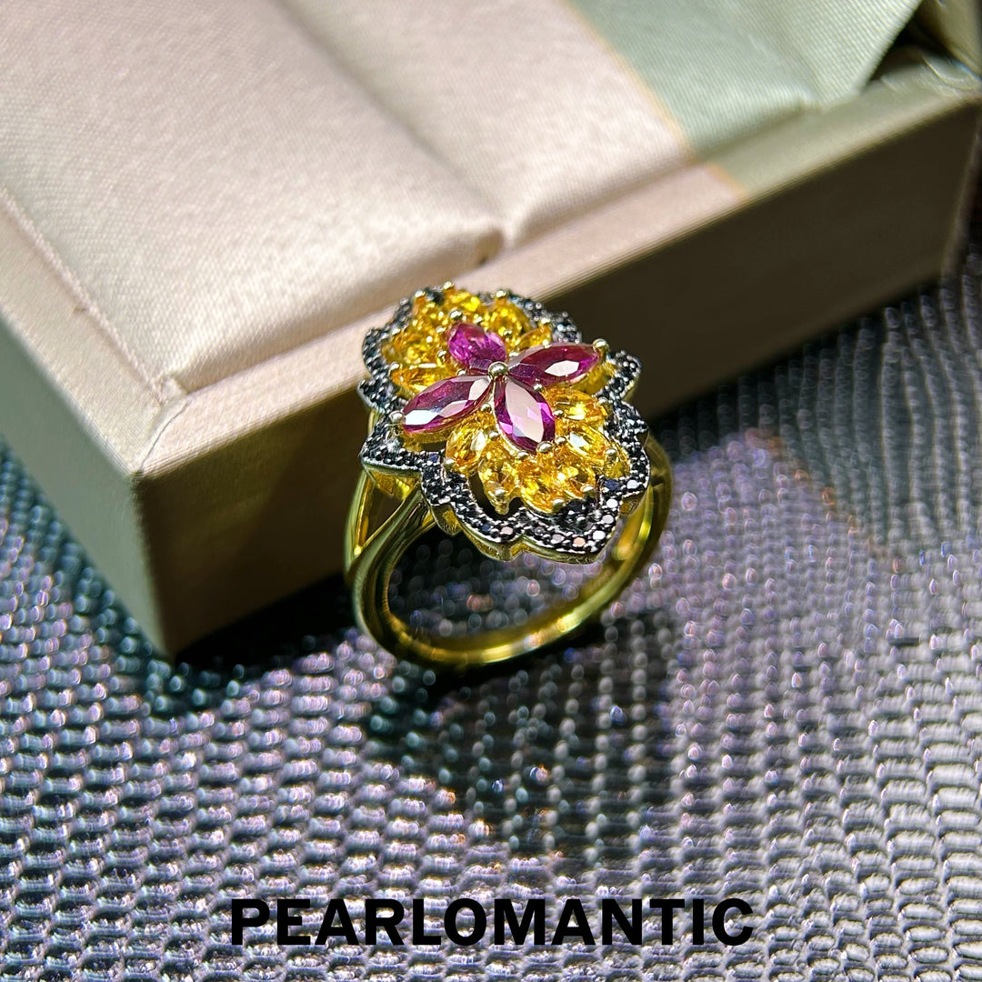 [Elección del diseñador] Exquisito Anillo Artesanal de Múltiples Piedras Preciosas con Pétalos Dorados y Plata Bañada en Oro