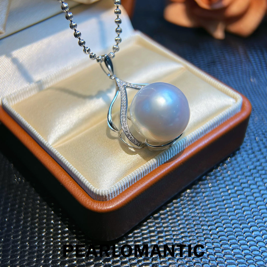 [Fine Jewelry] 18k Gold & Australian White Pearl 16.7mm Crescent Pendants