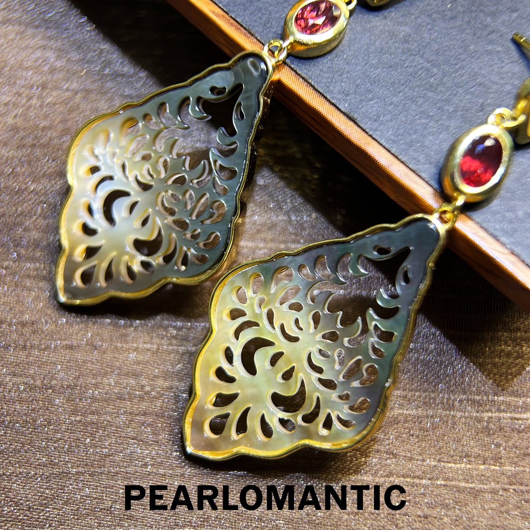 [Everyday Essnetials] Garnet w/ Black & White MOP Fancy Earring Studs