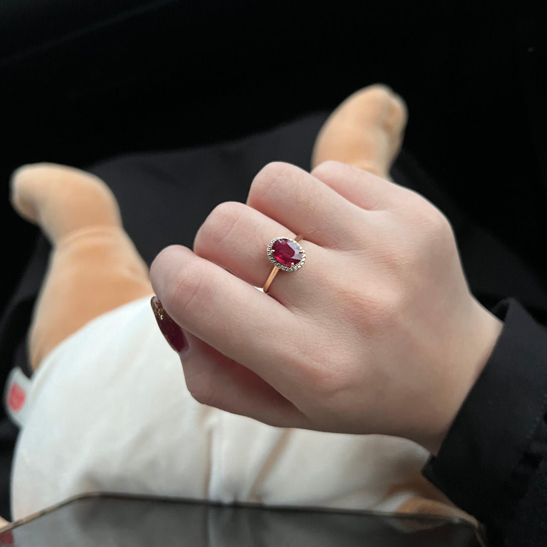 Ruby and 18kt Yellow Gold Ring