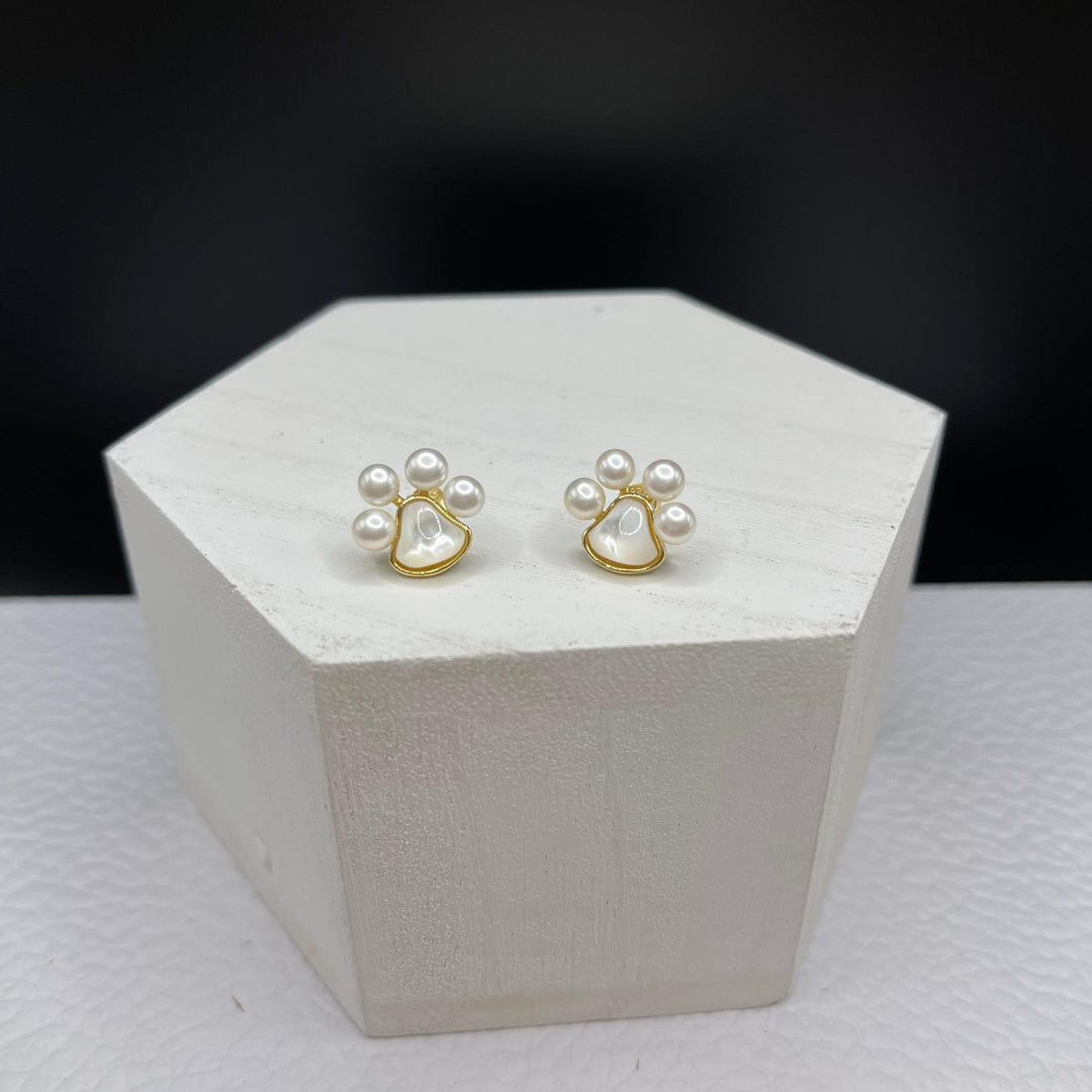 [Everyday Essentials] Doggy Paws Design w/ MOP & Freshwater Pearl Earrings s925