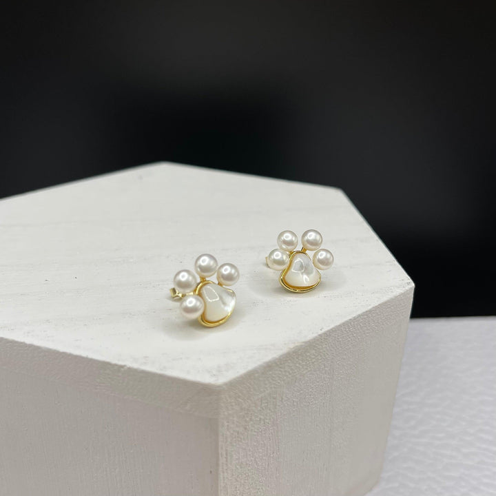 [Everyday Essentials] Doggy Paws Design w/ MOP & Freshwater Pearl Earrings s925