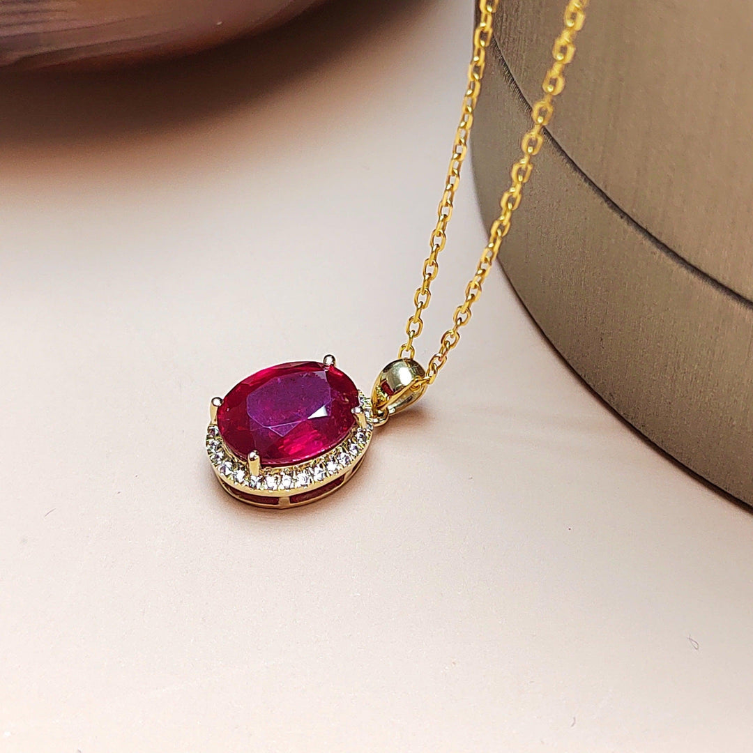 Burma Ruby and 18kt Yellow Gold Pendant